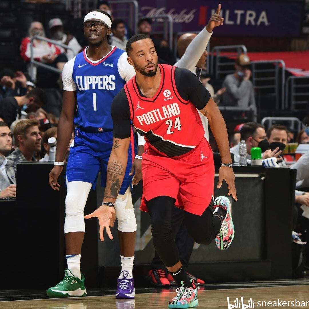 与队友之间 与队友之间